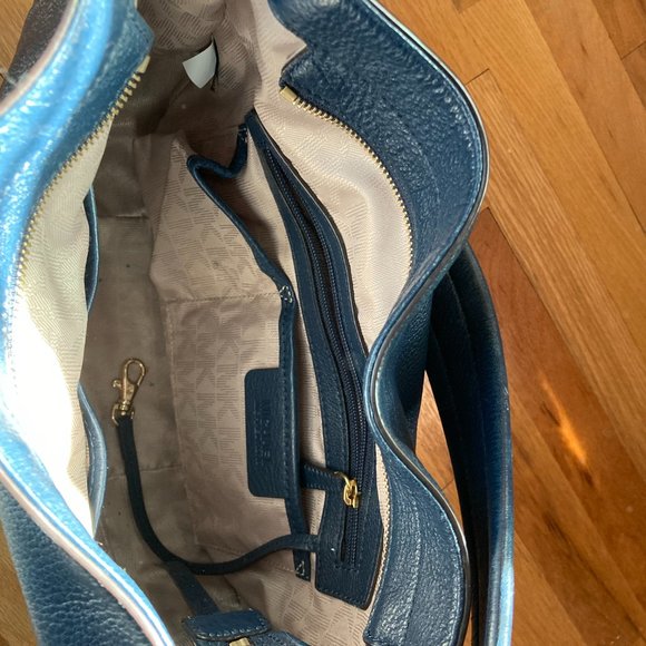 Michael Kors Julia Medium Hobo Bag - Picture 8 of 12